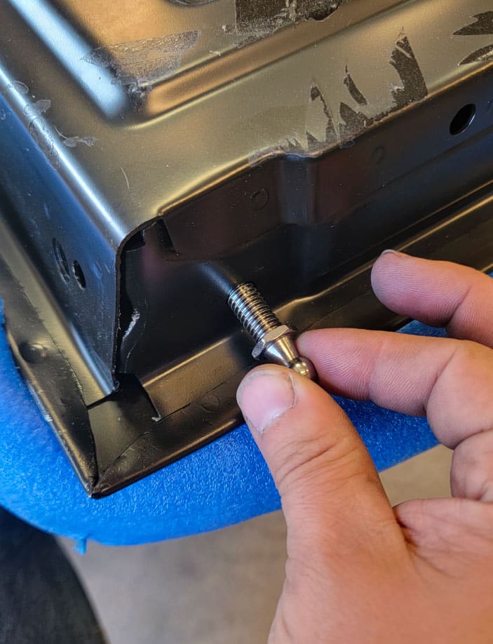 1981-1987 tailgate strut and shock kit installation