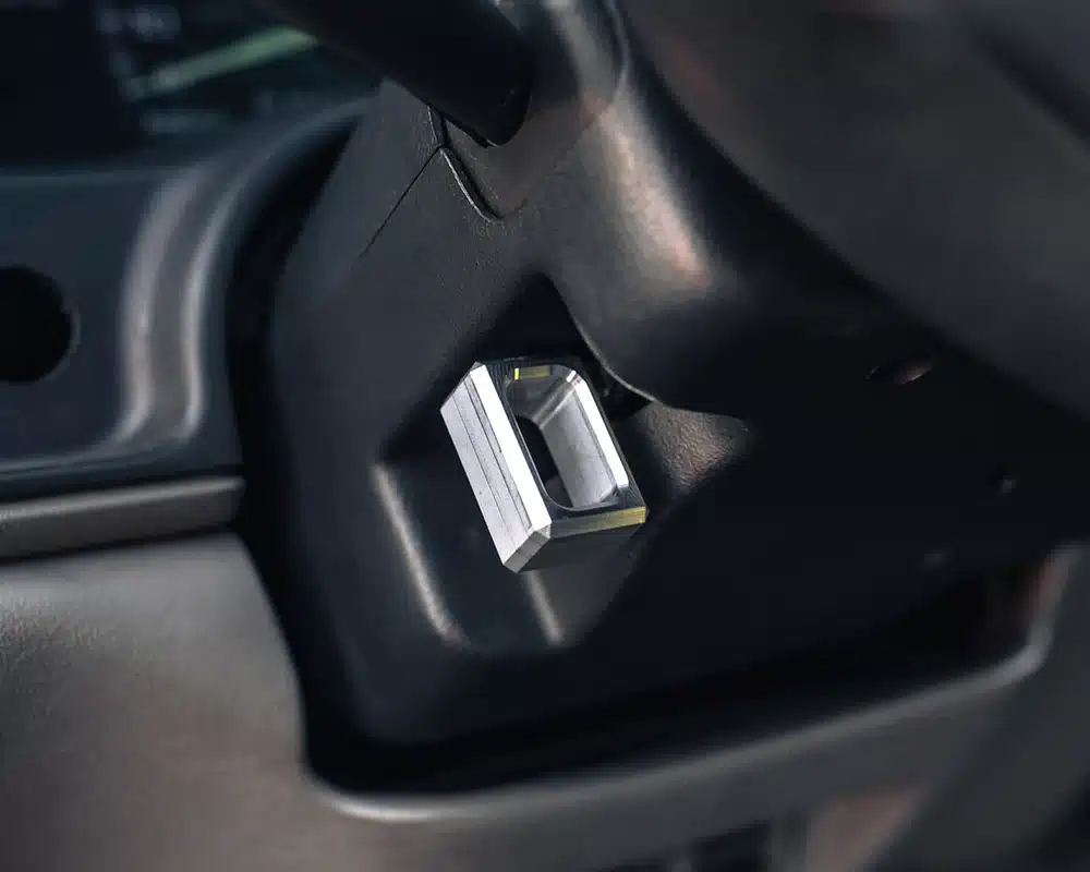 Chevy OBS 1995-99, Billet Column Tilt Lever installed