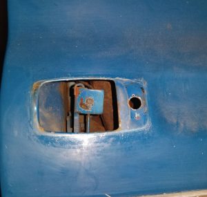 67-72-billet-door-handle-installation