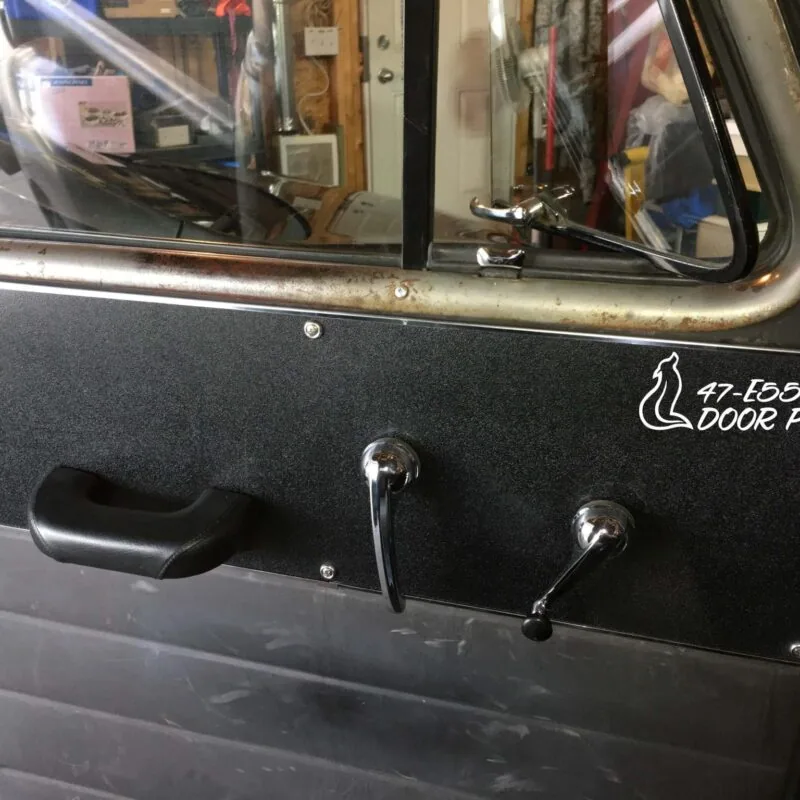 47-E55_Door_Panel_Install (4)
