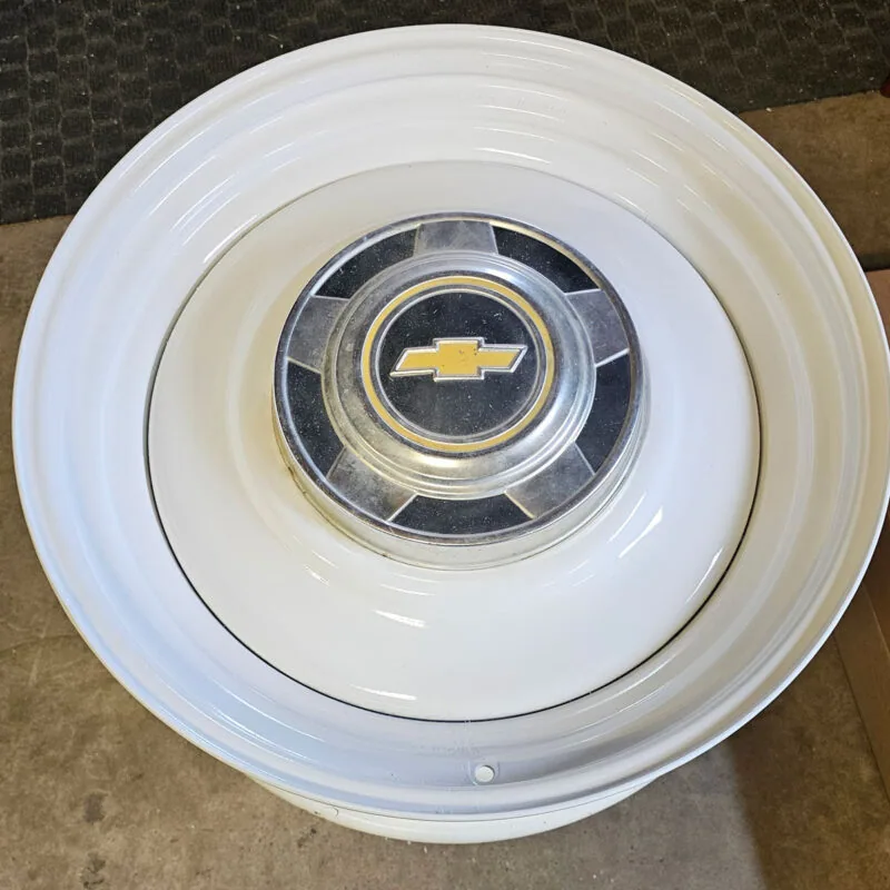 Hub cap clips for dog dish hubcaps, alternate angle