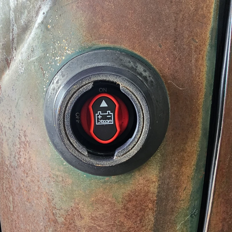 Kill switch port hardware for classic Chevy GMC trucks
